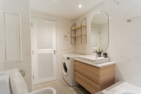 Condo in Bangkok, Thailand, 1 bedroom  № 142977 - photo 10