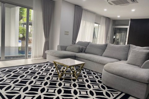 Дом в Бангкоке, Таиланд с 5 спальнями  № 142979 - фото 7