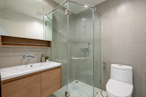 Condo in Bangkok, Thailand, 2 bedrooms № 142974 - photo 18