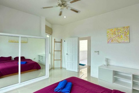 Villa in Phuket, Thailand 3 bedrooms № 172047 - photo 18