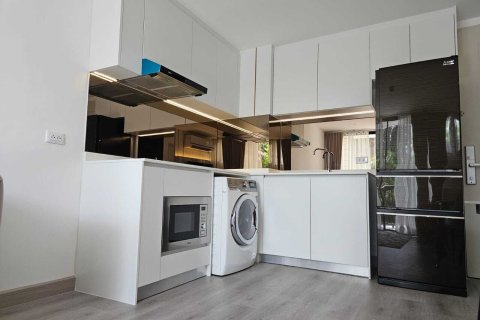 Студия в кондо в Ваттхане, Бангкок, Таиланд № 172045 - фото 3