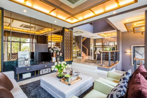 Villa in Kathu, Thailand 4 bedrooms № 233960 - photo 5