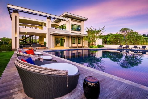 Villa in Kathu, Thailand 4 bedrooms № 233960 - photo 24