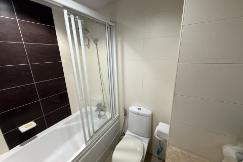 Студия в кондо в Ваттхане, Бангкок, Таиланд № 151470 - фото 4