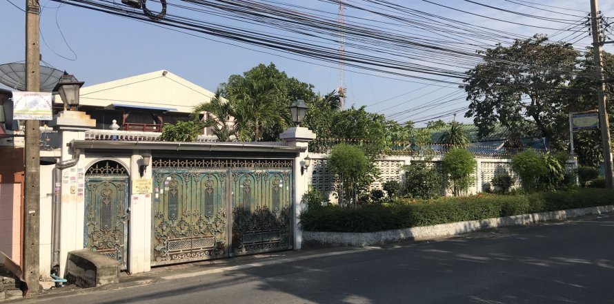 Дом в Кханнаяу, Бангкок, Таиланд с 3 спальнями  № 151471