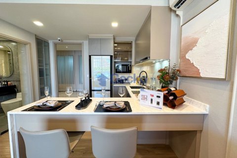 Condo in Pattaya, Thailand, 1 bedroom № 196451 - photo 8