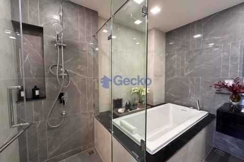 Condo in Pattaya, Thailand, 1 bedroom № 196451 - photo 12