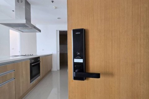 Condo in Bangkok, Thailand, 5 bedrooms  № 147008 - photo 6