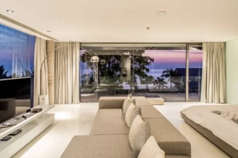 Villa in Hua Hin, Thailand 5 bedrooms № 147010 - photo 5