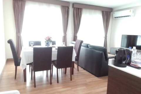 Кондоминиум с 2 спальнями в Бангкоке, Таиланд № 147007 - фото 2