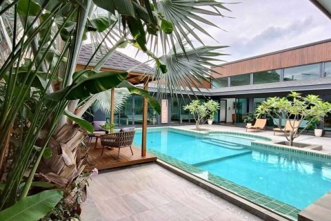Villa in Phuket, Thailand 4 bedrooms № 167469