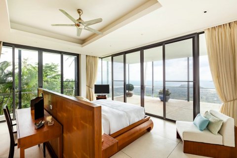 Villa in Ko Samui, Thailand 5 bedrooms № 163559 - photo 12