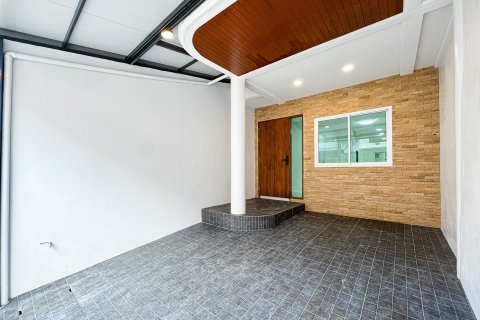 Townhouse in Wang Thonglang, Bangkok, Thailand 2 bedrooms № 160741 - photo 7