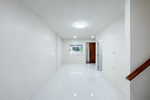 Townhouse in Wang Thonglang, Bangkok, Thailand 2 bedrooms № 160741 - photo 14