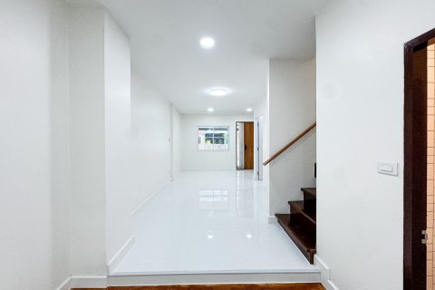 Townhouse in Wang Thonglang, Bangkok, Thailand 2 bedrooms № 160741 - photo 8