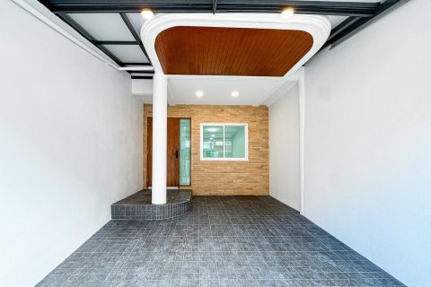 Townhouse in Wang Thonglang, Bangkok, Thailand 2 bedrooms № 160741 - photo 6