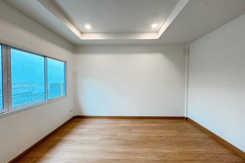 Townhouse in Wang Thonglang, Bangkok, Thailand 2 bedrooms № 160741 - photo 20