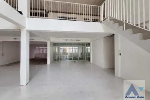 Local comercial 800 m2 en Suan Luang, Bangkok, Tailandia № 215974