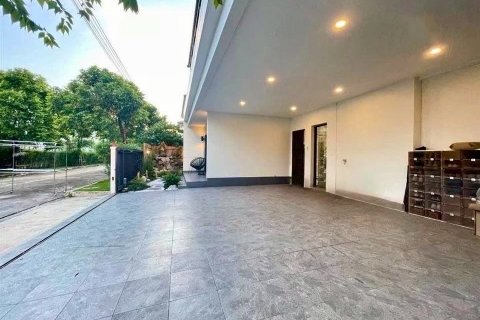 Дом в Клонг Сам Ва, Бангкок, Таиланд с 4 спальнями  № 158359 - фото 2