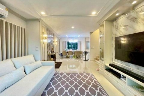 Дом в Клонг Сам Ва, Бангкок, Таиланд с 4 спальнями  № 158359 - фото 4