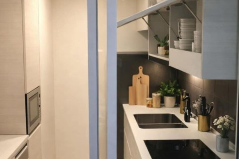 Condo in Bangkok, Thailand, 2 bedrooms  № 158353 - photo 5