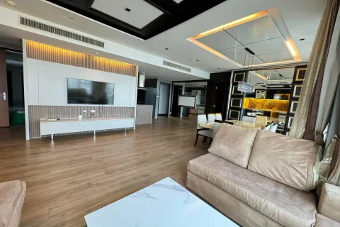 Condo in Khlong Toei, Bangkok, Thailand, 3 bedrooms  № 158354 - photo 2