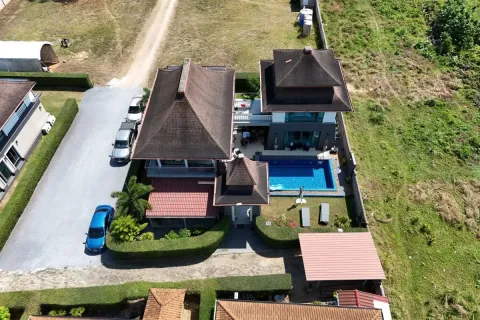 Villa in Nuea Khlong, Thailand 3 bedrooms № 158355 - photo 2