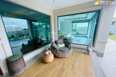 Casa de 3 dormitorios en Pattaya, Tailandia № 212053 - foto 8