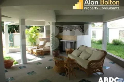 Casa de 3 dormitorios en Pattaya, Tailandia № 212052 - foto 3