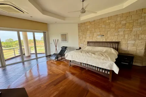 Casa de 5 dormitorios en Pattaya, Tailandia № 212055 - foto 14