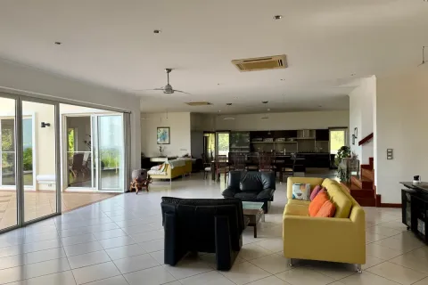 Casa de 5 dormitorios en Pattaya, Tailandia № 212055 - foto 6