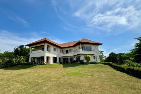 Casa de 5 dormitorios en Pattaya, Tailandia № 212055 - foto 9