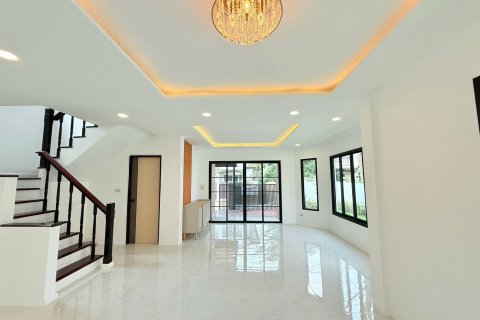 House in Phuket, Thailand 3 bedrooms № 156694 - photo 10