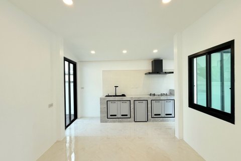 House in Phuket, Thailand 3 bedrooms № 156694 - photo 11