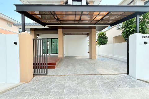 House in Phuket, Thailand 3 bedrooms № 156694 - photo 2