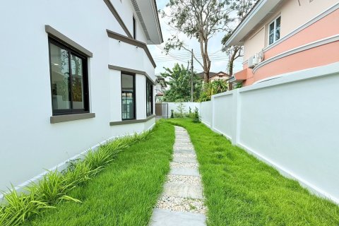 House in Phuket, Thailand 3 bedrooms № 156694 - photo 8