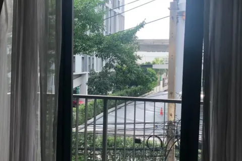 Studio dans le Condo à Khlong Toei, Bangkok, Thaïlande  № 156692 - photo 7