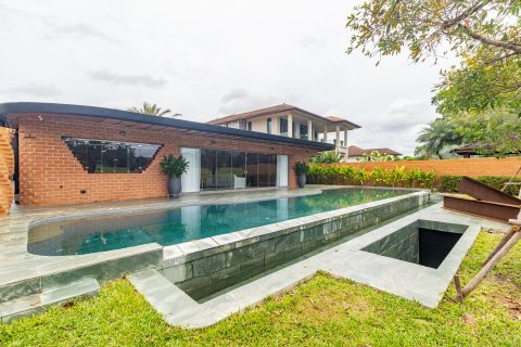 Villa in Phuket, Thailand 4 bedrooms № 156691 - photo 23