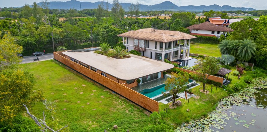 Villa in Phuket, Thailand 4 bedrooms № 156691