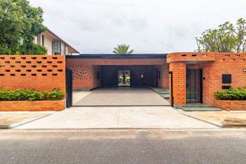 Villa in Phuket, Thailand 4 bedrooms № 156691 - photo 6