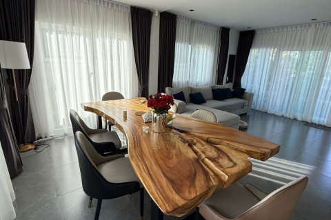 House in Phuket, Thailand 3 bedrooms № 156695 - photo 4