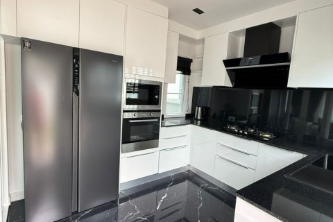 House in Phuket, Thailand 3 bedrooms № 156695 - photo 16