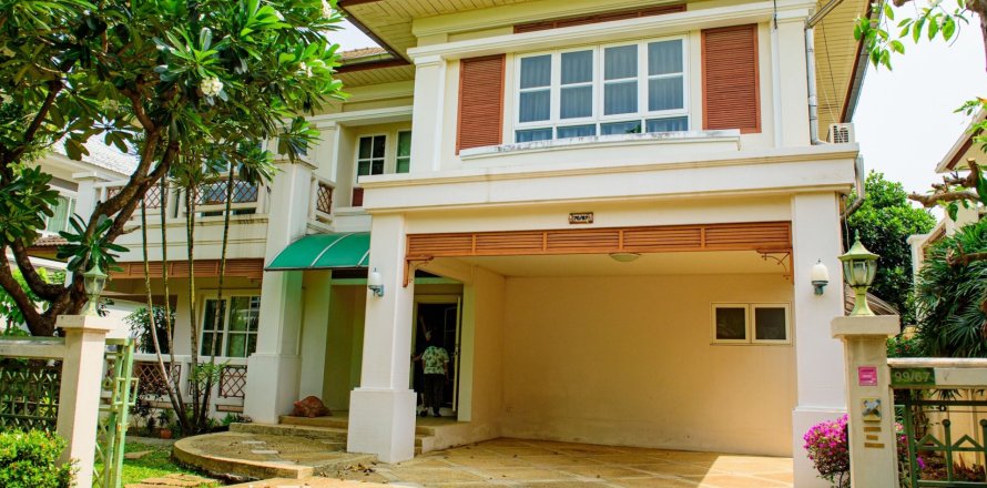 Дом в Минбури, Бангкок, Таиланд с 4 спальнями  № 141835