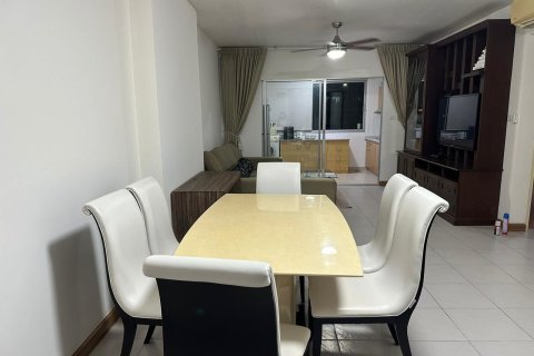 Кондоминиум с 2 спальнями в Чатучаке, Бангкок, Таиланд № 153140 - фото 2