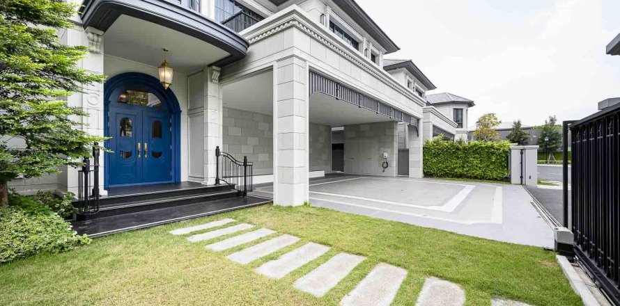 Maison à Bang Kapi, Bangkok, Thaïlande 4 chambres № 153137