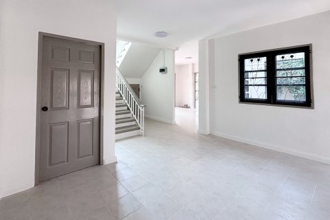 Maison à Samut Prakan, Thaïlande 3 chambres № 153139 - photo 4