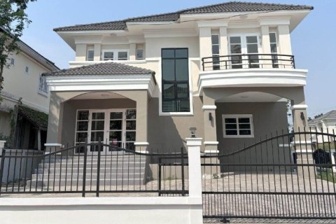 Maison à Samut Prakan, Thaïlande 3 chambres № 153139 - photo 1