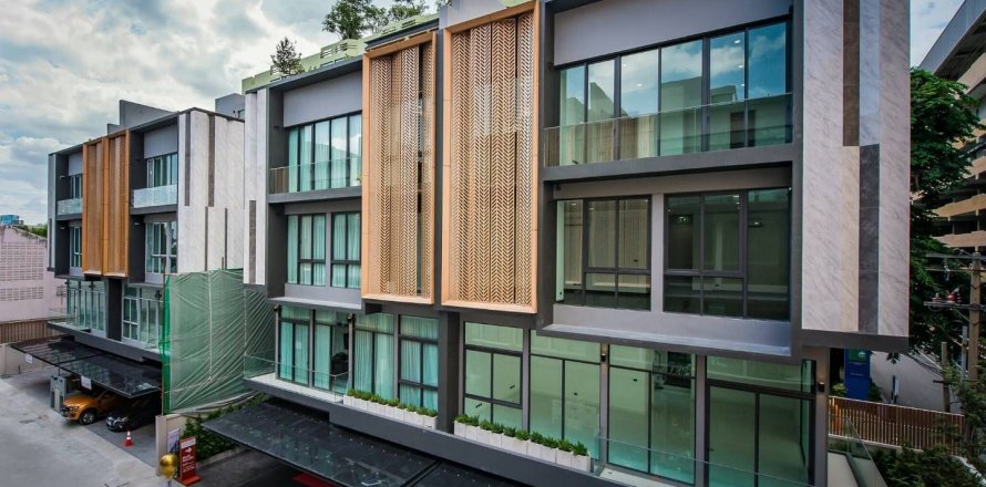 Townhouse à Bang Kapi, Bangkok, Thaïlande 2 chambres № 156179