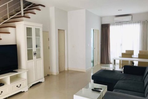 Townhouse in Chom Thong, Bangkok, Thailand 3 bedrooms № 163593