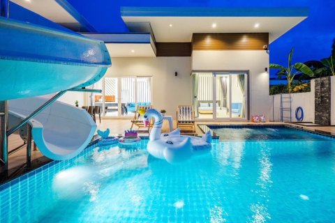 House in Hua Hin, Thailand 3 bedrooms № 163595 - photo 12